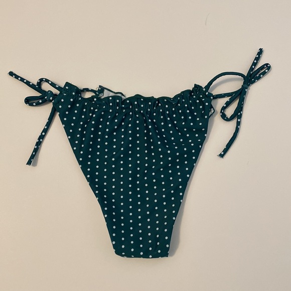 SHEIN Bandeau & Cheeky Tie Bikini - Picture 5 of 7